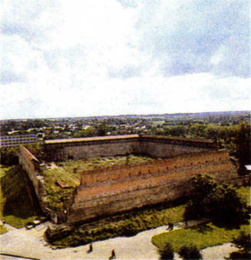 p328b