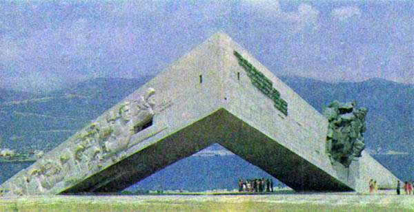 p373b